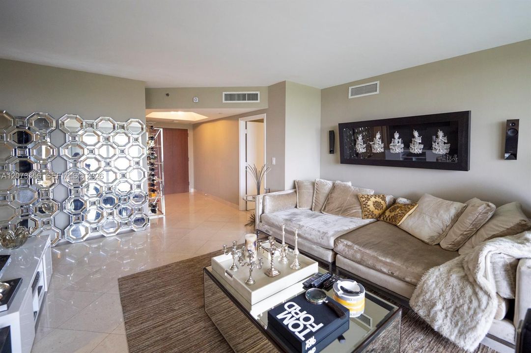 For Rent: $7,500 (3 beds, 2 baths, 1580 Square Feet)