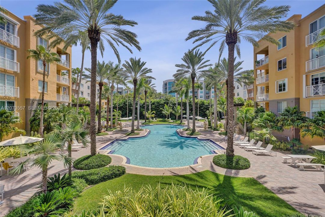 For Sale: $899,000 (2 beds, 2 baths, 1100 Square Feet)