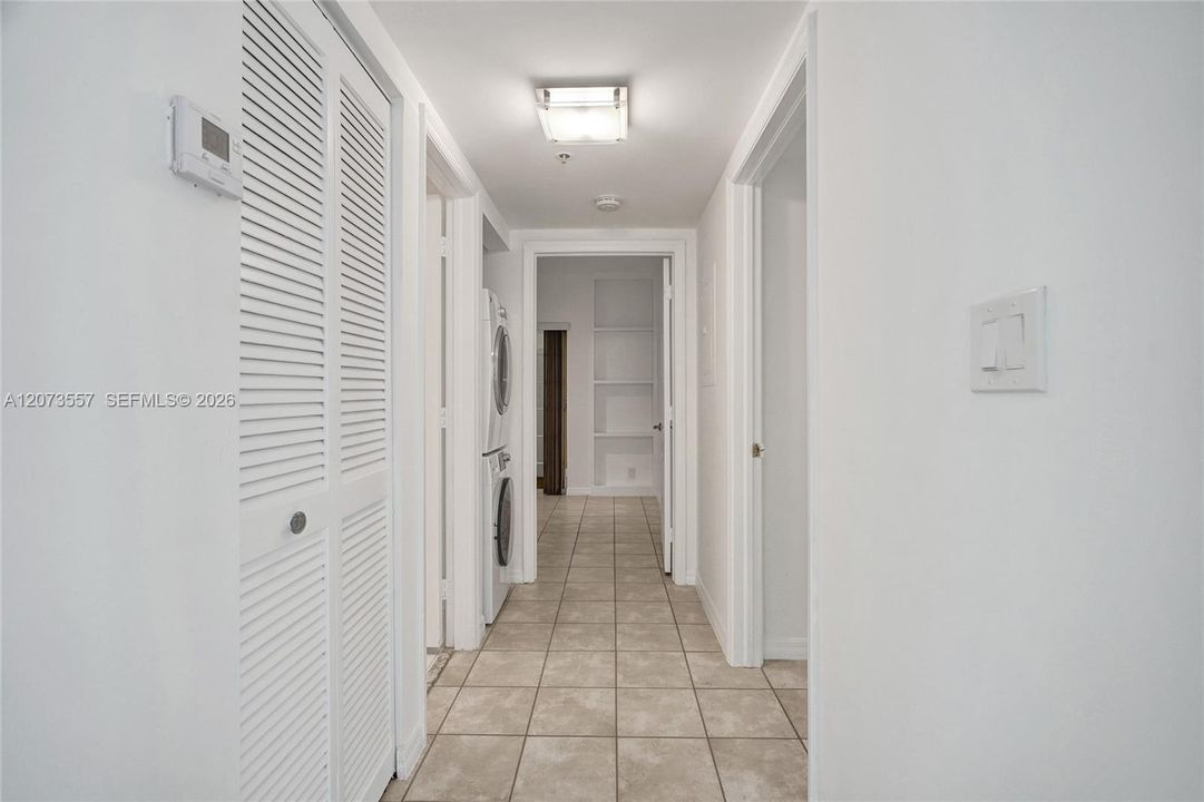 For Sale: $899,000 (2 beds, 2 baths, 1100 Square Feet)
