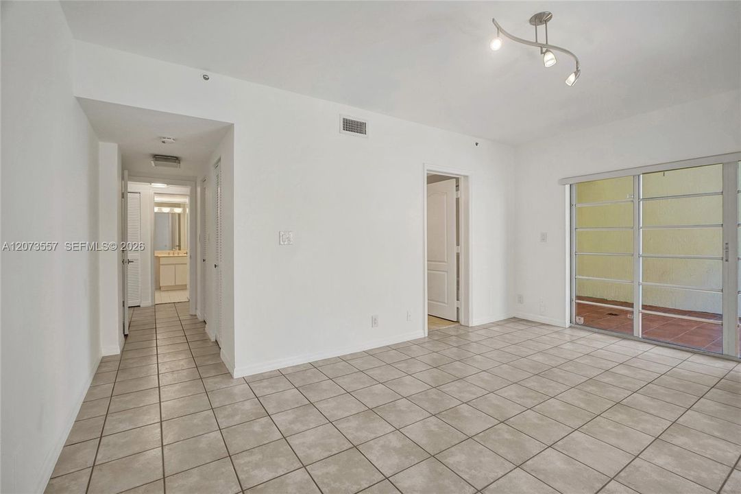For Sale: $899,000 (2 beds, 2 baths, 1100 Square Feet)
