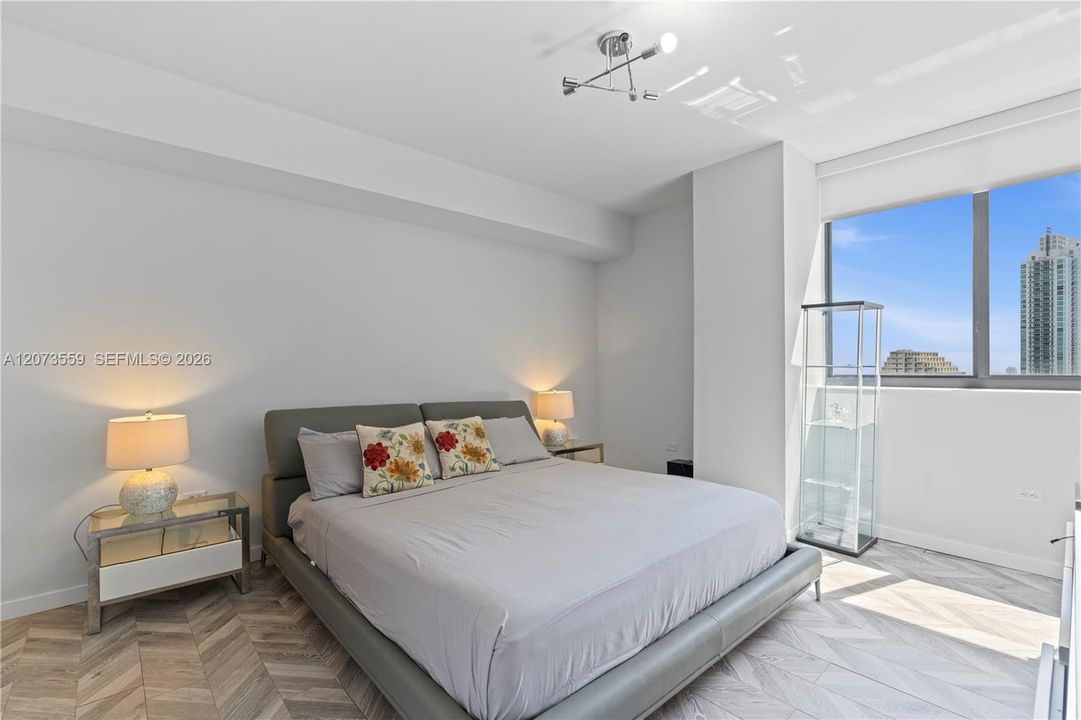 В аренду: $4,200 (2 спален, 2 ванн, 1192 Квадратных фут)