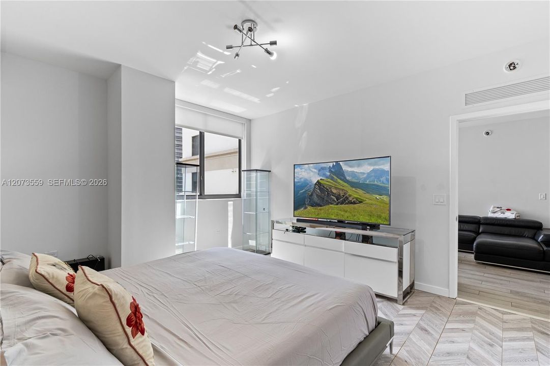 В аренду: $4,200 (2 спален, 2 ванн, 1192 Квадратных фут)