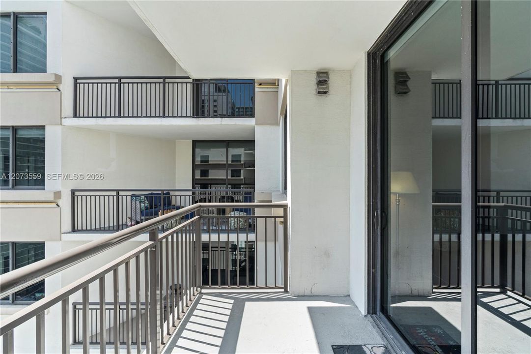 В аренду: $4,200 (2 спален, 2 ванн, 1192 Квадратных фут)