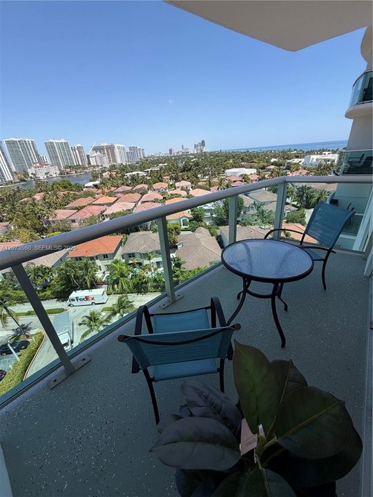 For Rent: $4,000 (1 beds, 1 baths, 1005 Square Feet)