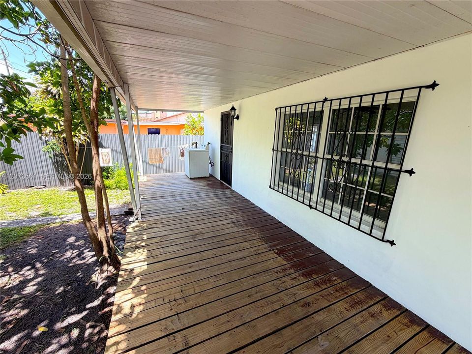 For Sale: $625,000 (3 beds, 2 baths, 1230 Square Feet)