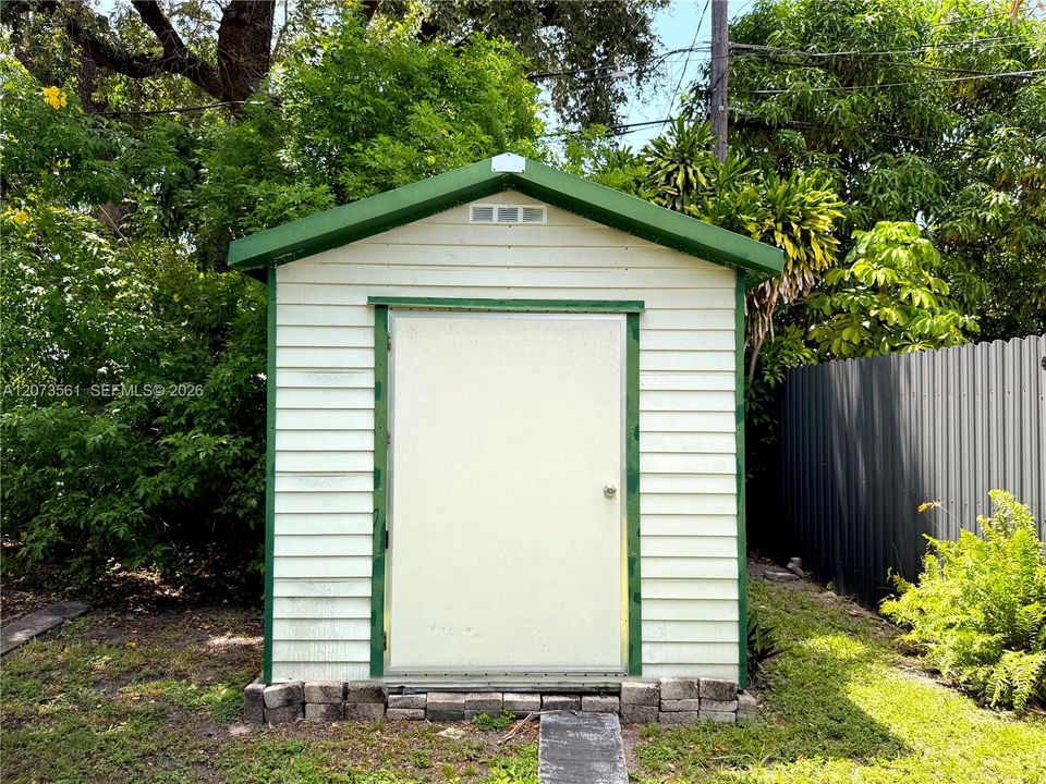 For Sale: $625,000 (3 beds, 2 baths, 1230 Square Feet)