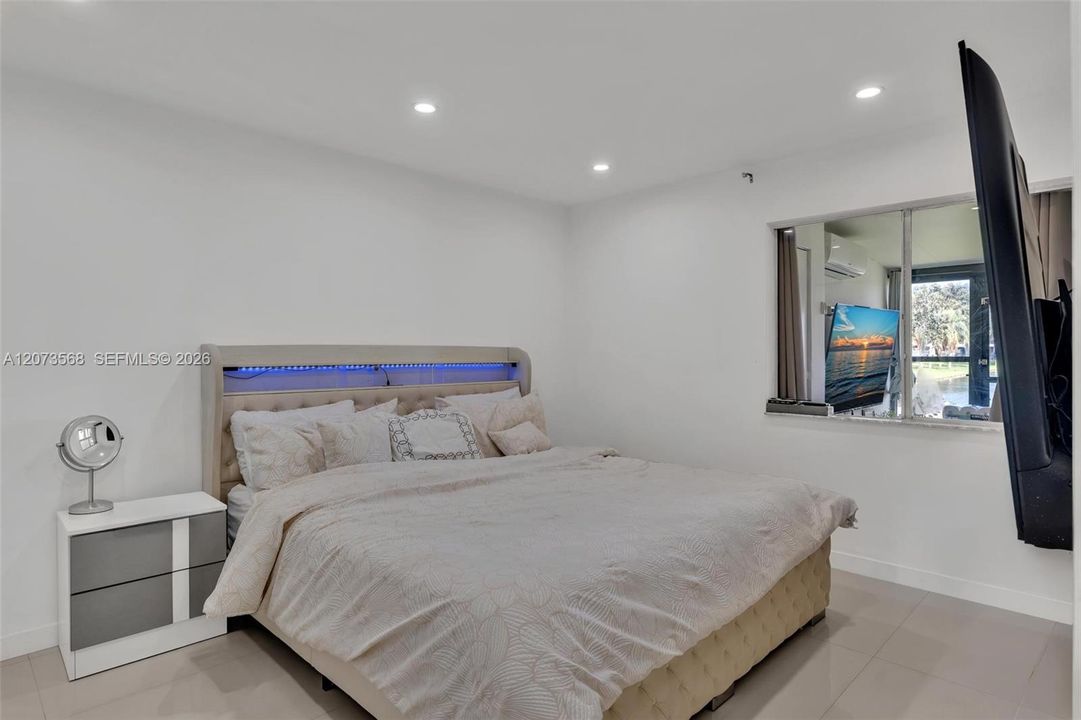 For Rent: $4,000 (2 beds, 2 baths, 1064 Square Feet)