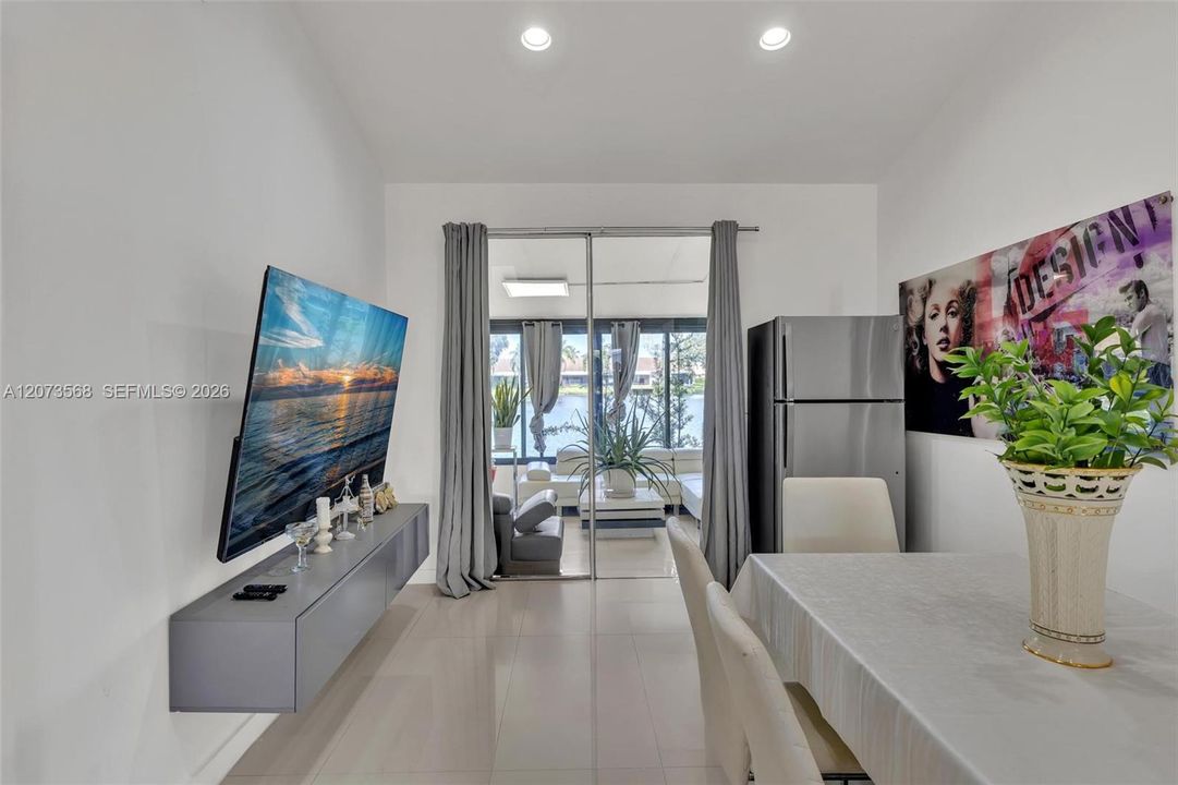 For Rent: $4,000 (2 beds, 2 baths, 1064 Square Feet)