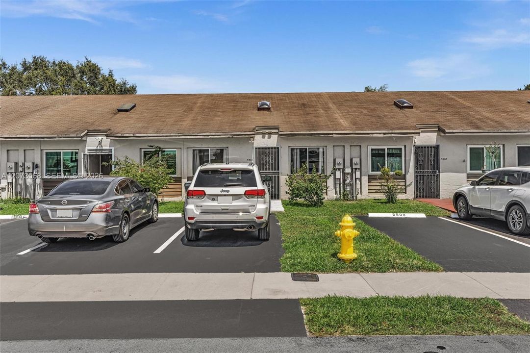 For Rent: $4,000 (2 beds, 2 baths, 1064 Square Feet)