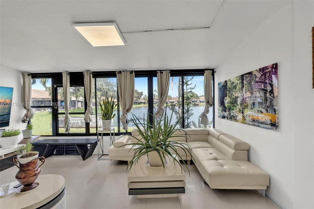 For Rent: $4,000 (2 beds, 2 baths, 1064 Square Feet)