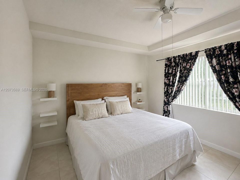 For Sale: $580,000 (3 beds, 2 baths, 1968 Square Feet)