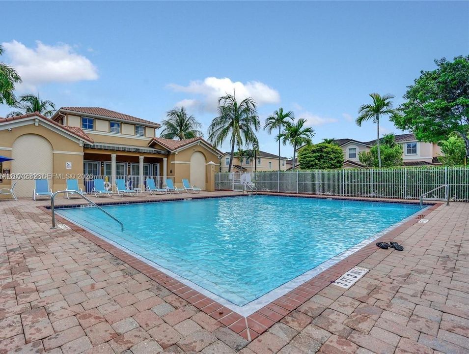 For Sale: $580,000 (3 beds, 2 baths, 1968 Square Feet)