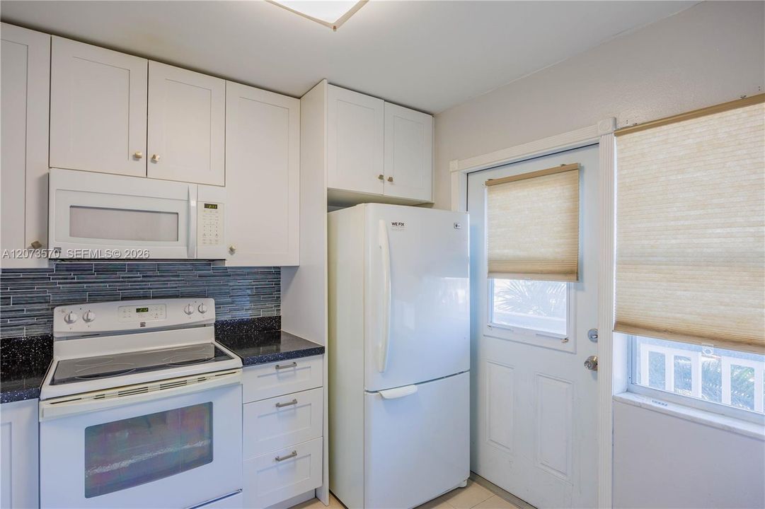 En Venta: $118,500 (1 camas, 1 baños, 727 Pies cuadrados)