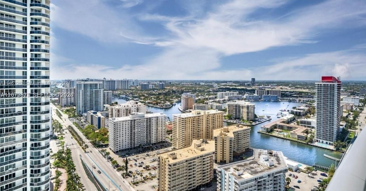 For Rent: $6,500 (1 beds, 1 baths, 852 Square Feet)