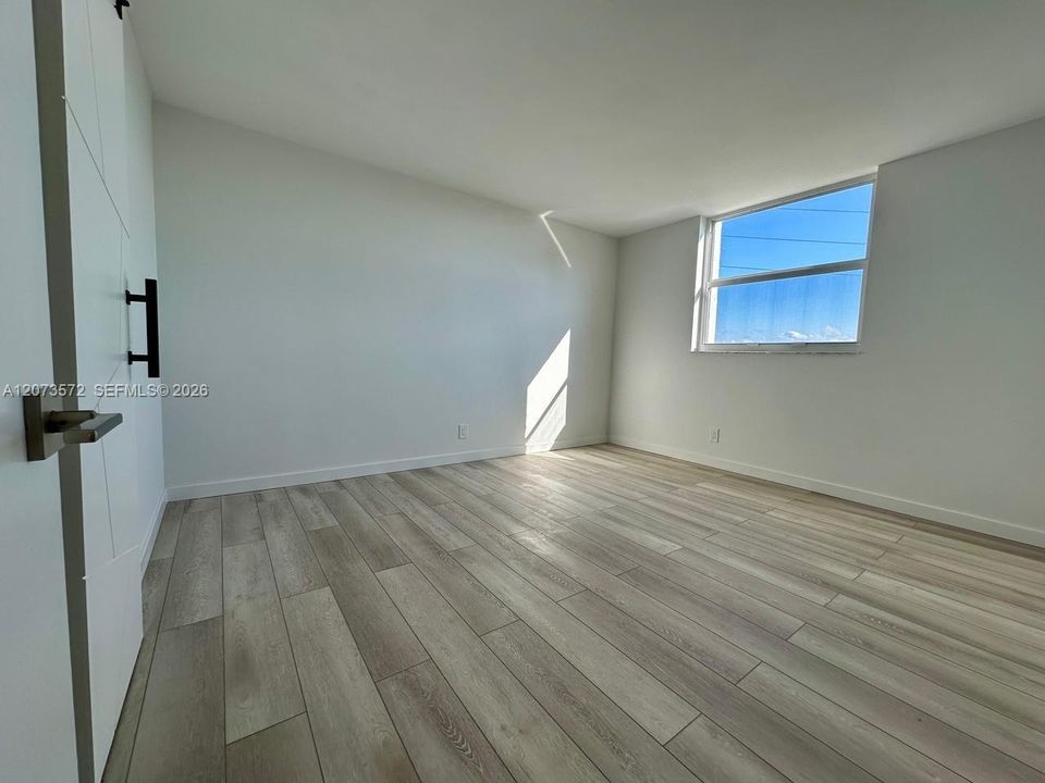For Rent: $2,400 (2 beds, 2 baths, 1190 Square Feet)