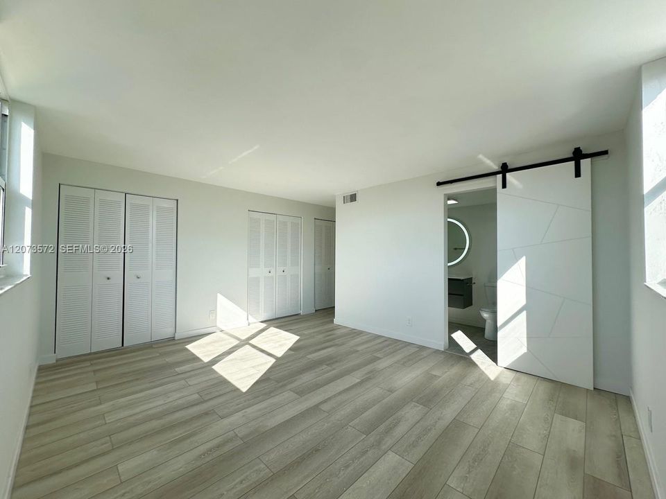 For Rent: $2,400 (2 beds, 2 baths, 1190 Square Feet)