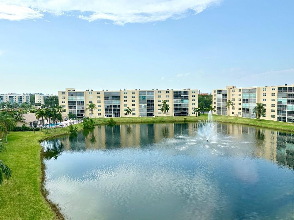 For Rent: $2,400 (2 beds, 2 baths, 1190 Square Feet)