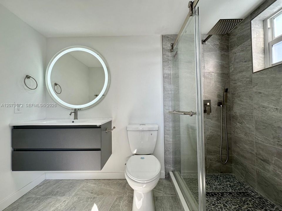 For Rent: $2,400 (2 beds, 2 baths, 1190 Square Feet)