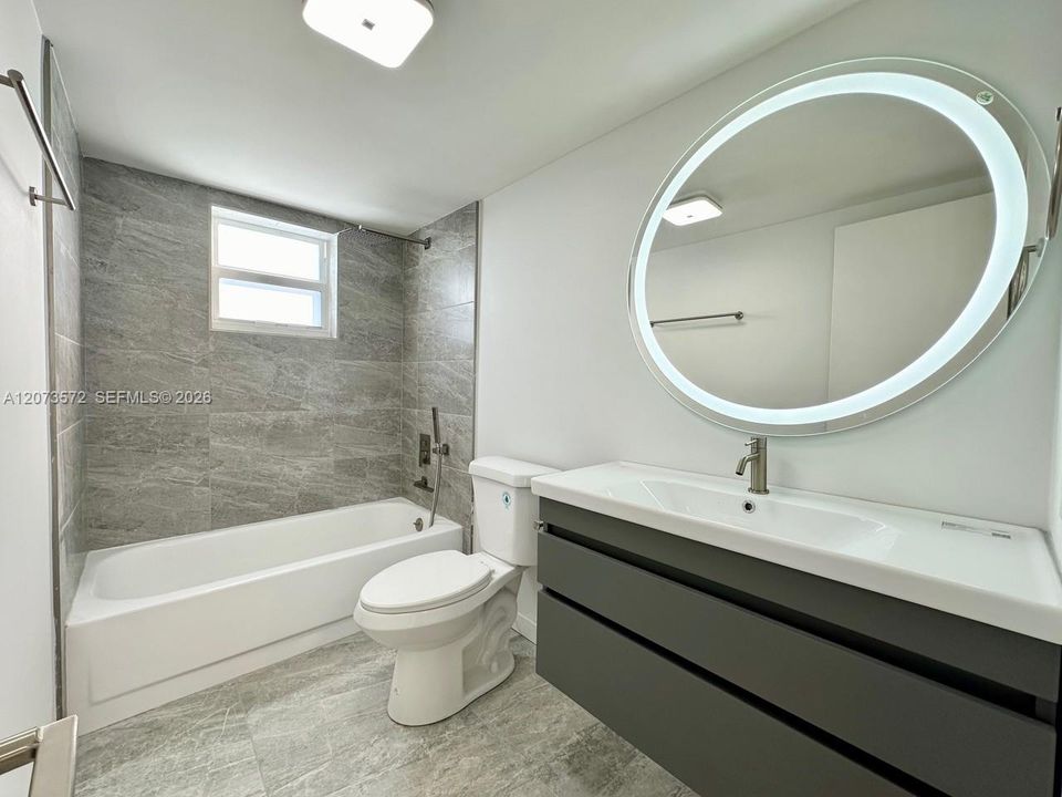 For Rent: $2,400 (2 beds, 2 baths, 1190 Square Feet)