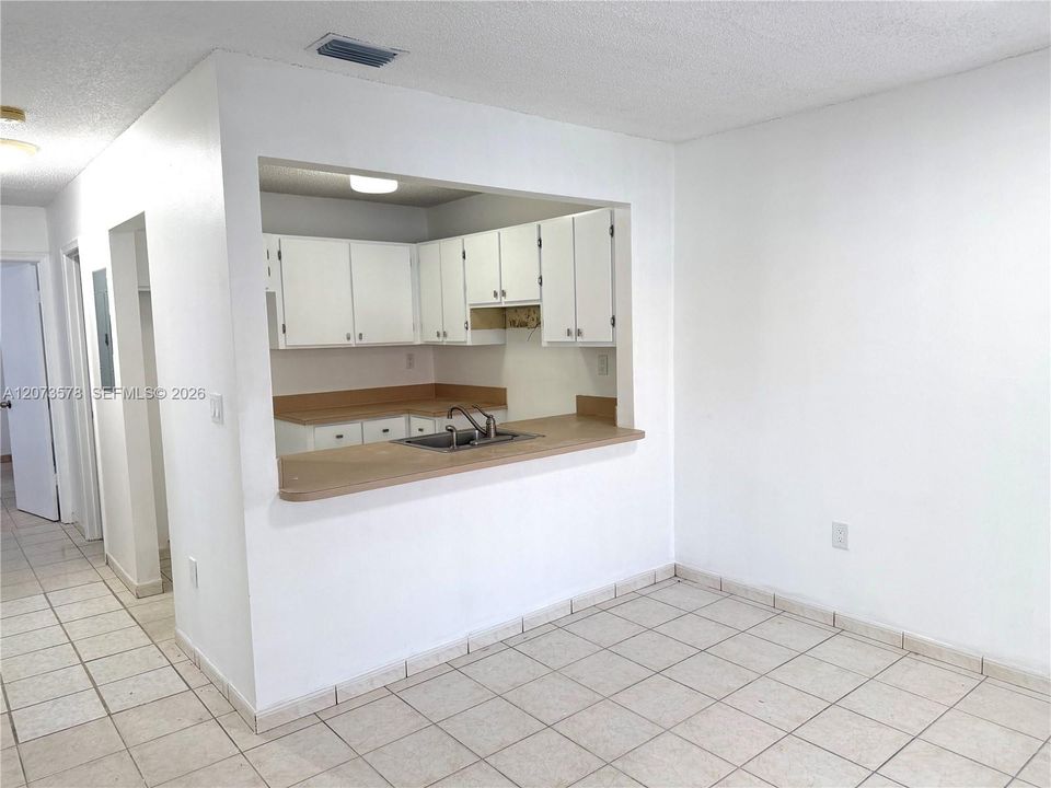 En Renta: $2,500 (3 camas, 2 baños, 1150 Pies cuadrados)
