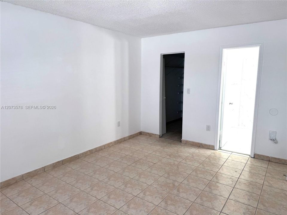 En Renta: $2,500 (3 camas, 2 baños, 1150 Pies cuadrados)