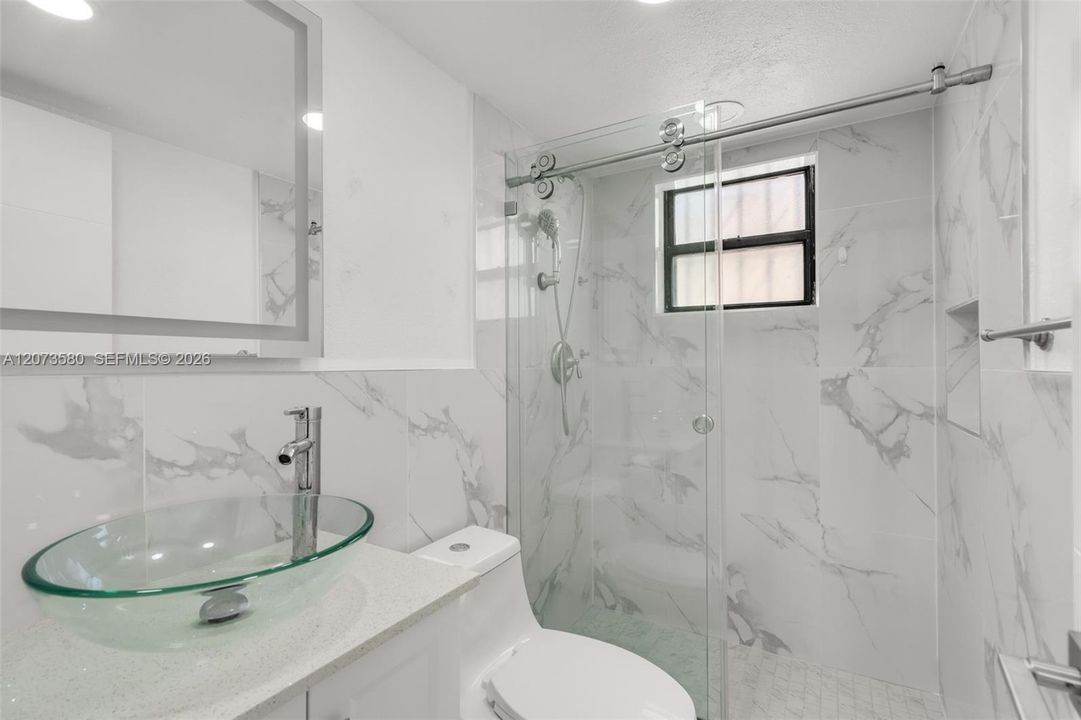 For Rent: $2,500 (3 beds, 2 baths, 972 Square Feet)