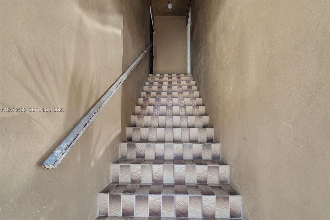 For Rent: $2,500 (3 beds, 2 baths, 972 Square Feet)