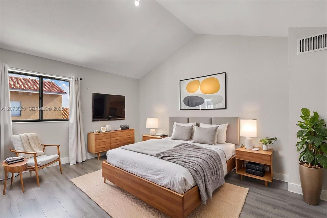 For Rent: $2,500 (3 beds, 2 baths, 972 Square Feet)