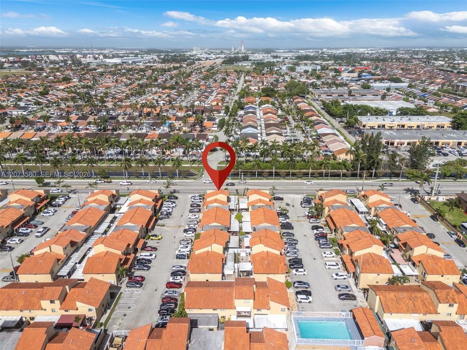 For Rent: $2,500 (3 beds, 2 baths, 972 Square Feet)