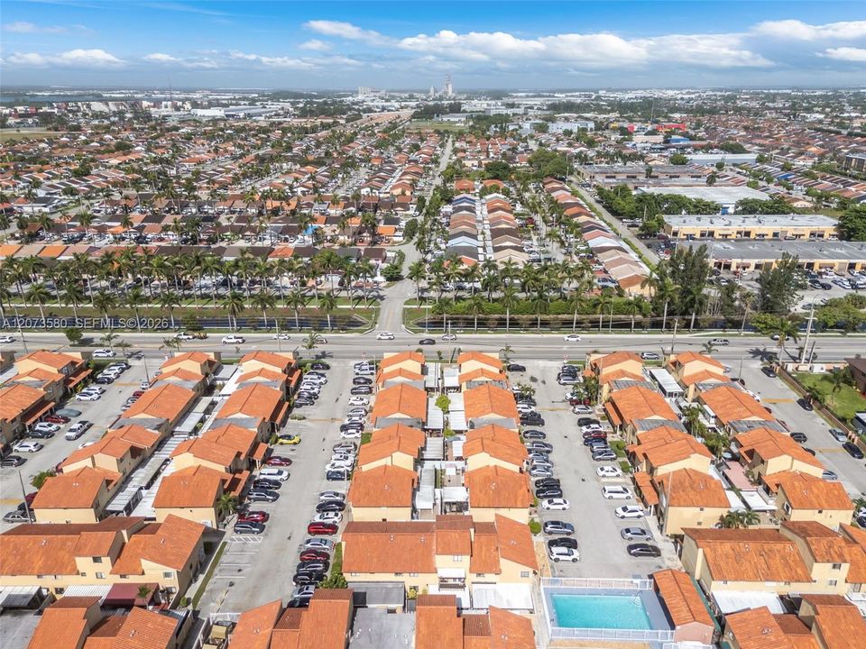 For Rent: $2,500 (3 beds, 2 baths, 972 Square Feet)