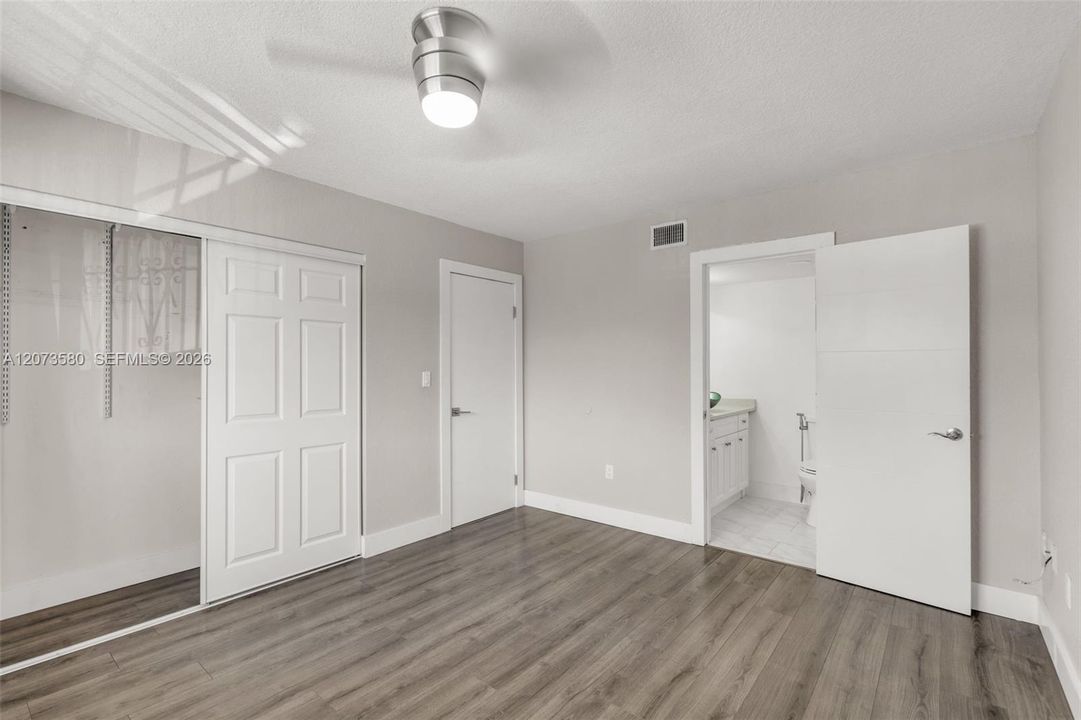 For Rent: $2,500 (3 beds, 2 baths, 972 Square Feet)