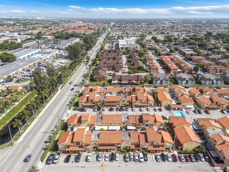For Rent: $2,500 (3 beds, 2 baths, 972 Square Feet)