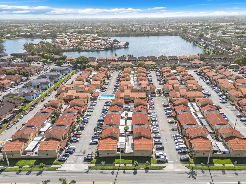 For Rent: $2,500 (3 beds, 2 baths, 972 Square Feet)