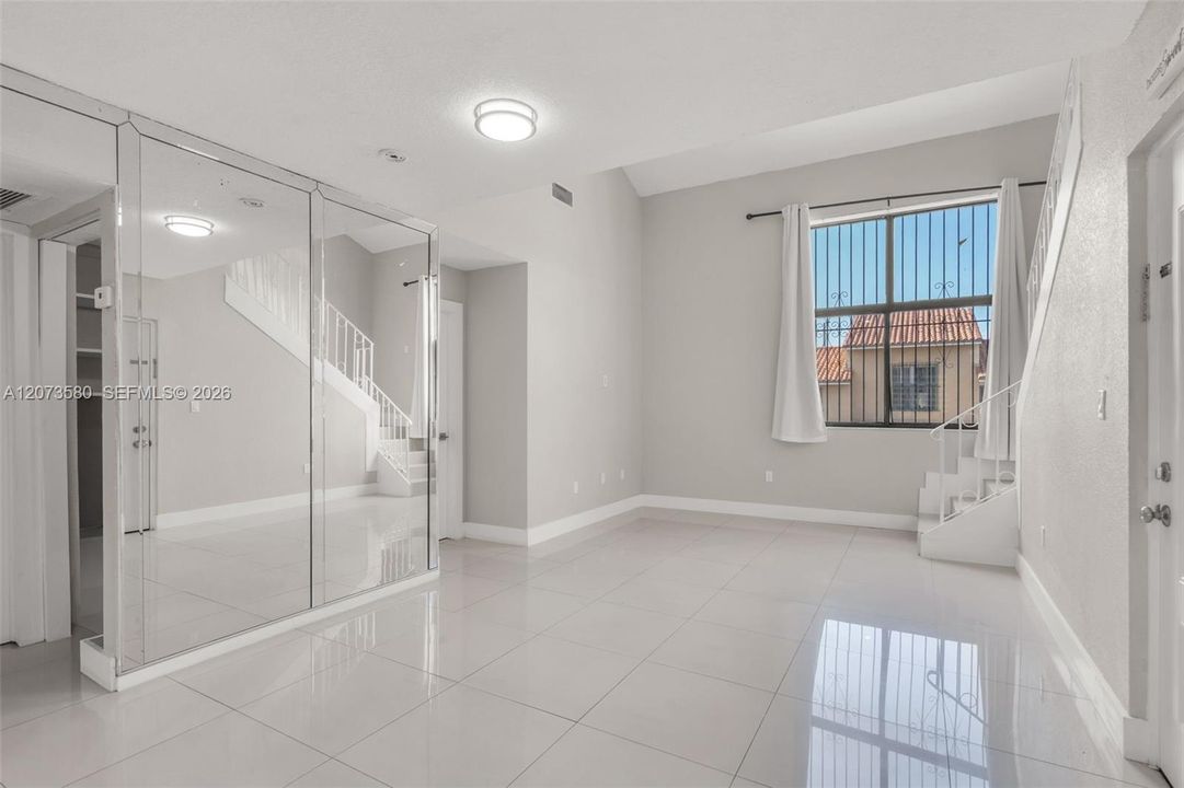 For Rent: $2,500 (3 beds, 2 baths, 972 Square Feet)