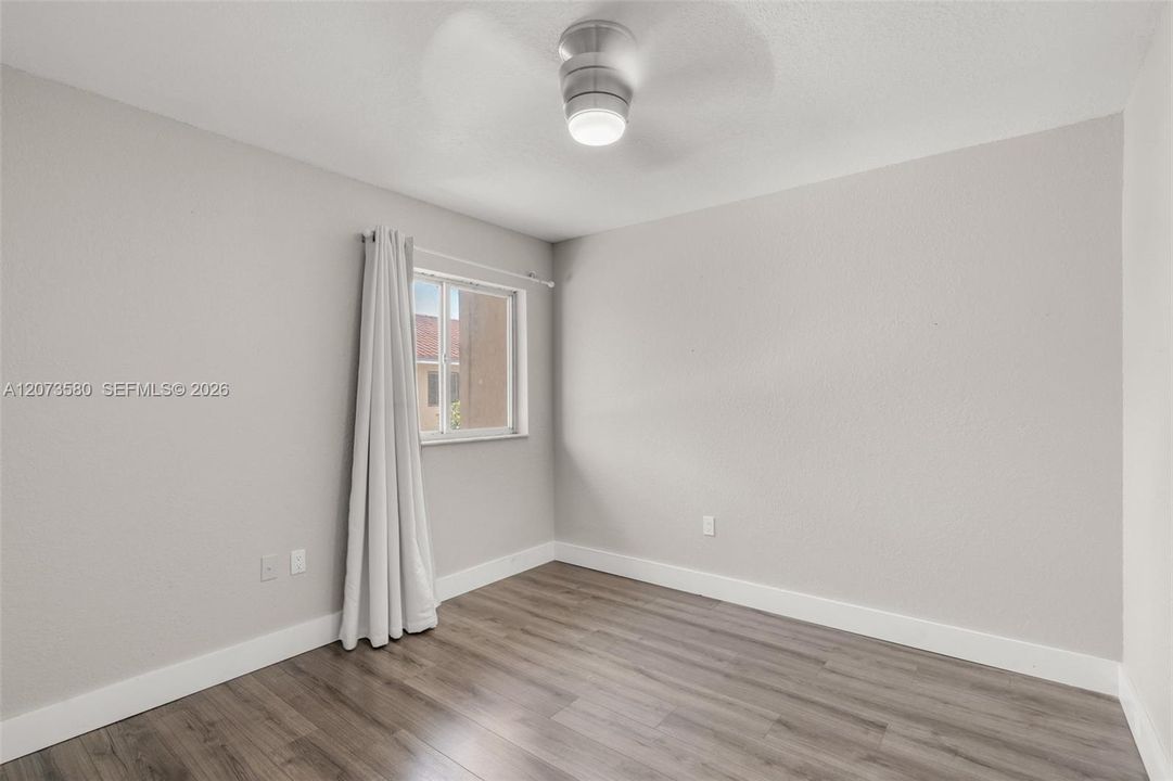 For Rent: $2,500 (3 beds, 2 baths, 972 Square Feet)