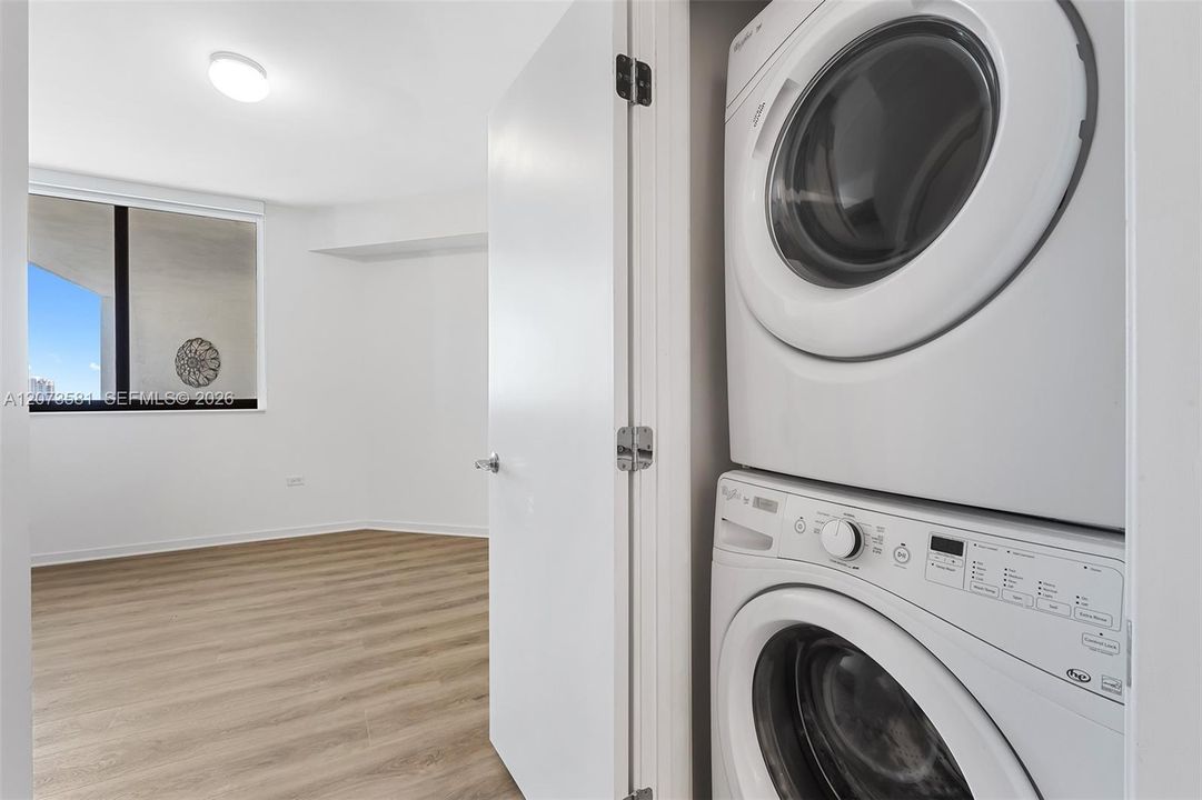 For Rent: $3,200 (1 beds, 1 baths, 760 Square Feet)