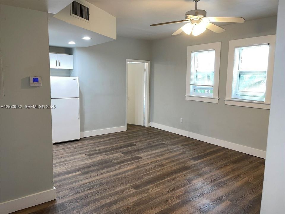 В аренду: $2,750 (2 спален, 2 ванн, 710 Квадратных фут)
