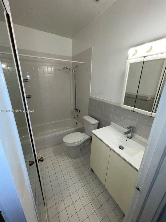 В аренду: $2,750 (2 спален, 2 ванн, 710 Квадратных фут)