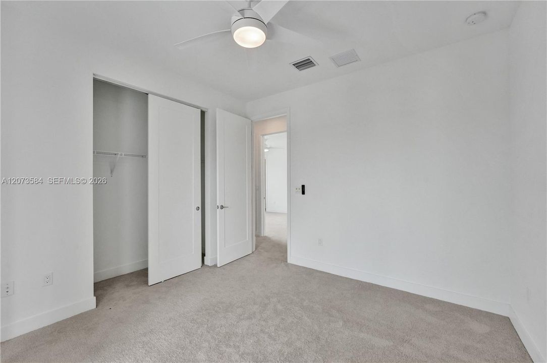 В аренду: $12,000 (5 спален, 5 ванн, 3344 Квадратных фут)