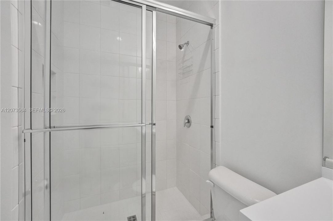 В аренду: $12,000 (5 спален, 5 ванн, 3344 Квадратных фут)