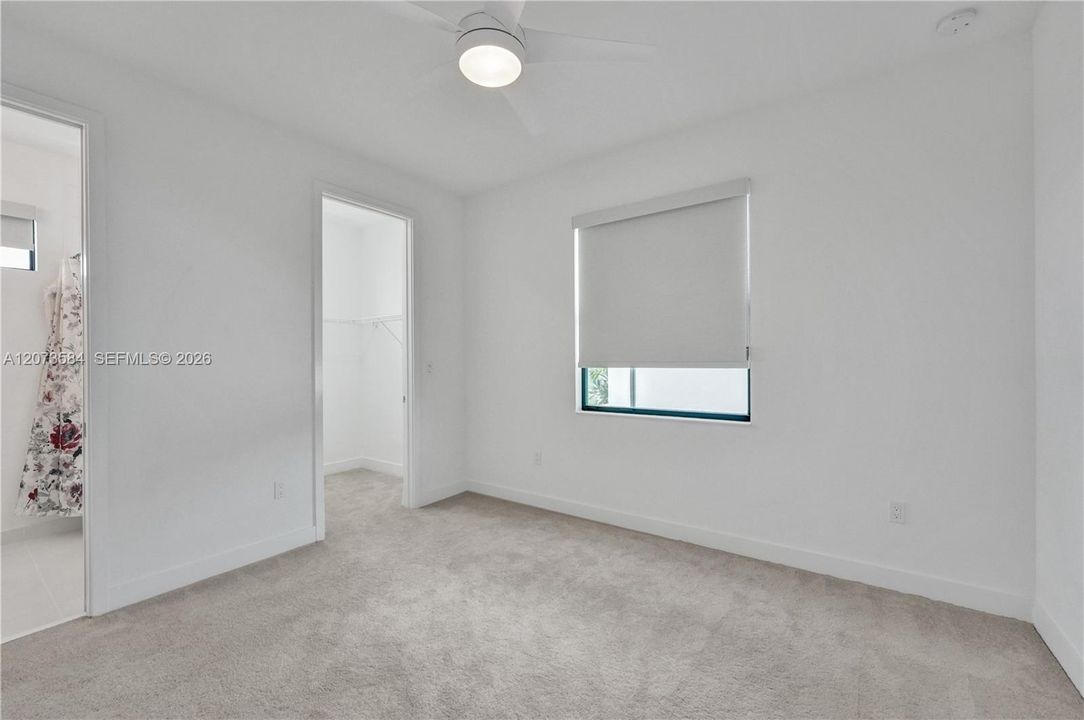 В аренду: $12,000 (5 спален, 5 ванн, 3344 Квадратных фут)