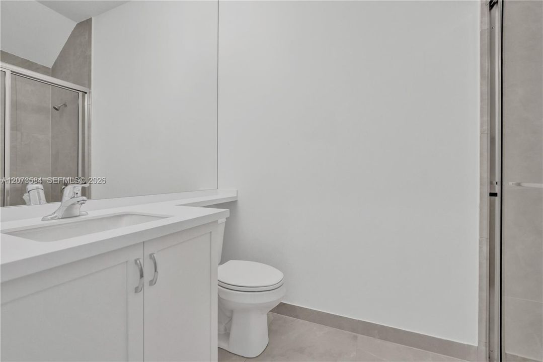 В аренду: $12,000 (5 спален, 5 ванн, 3344 Квадратных фут)