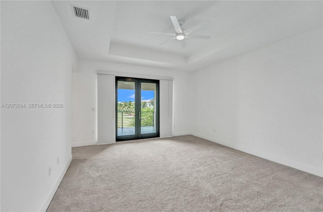 В аренду: $12,000 (5 спален, 5 ванн, 3344 Квадратных фут)