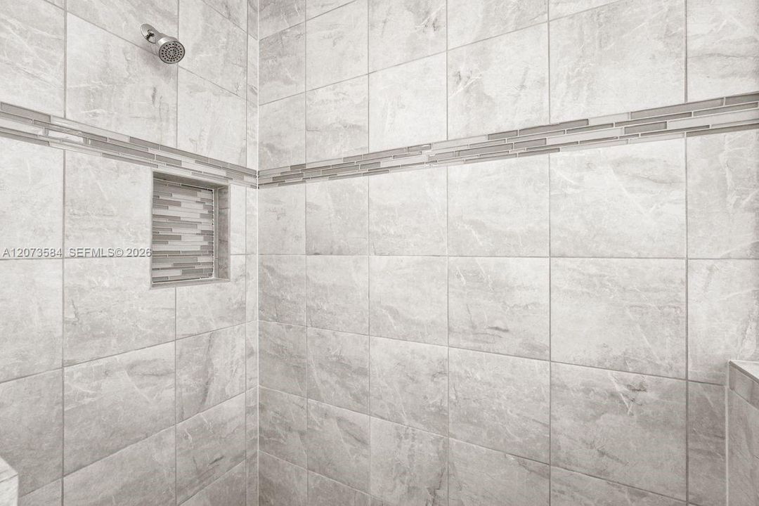 В аренду: $12,000 (5 спален, 5 ванн, 3344 Квадратных фут)