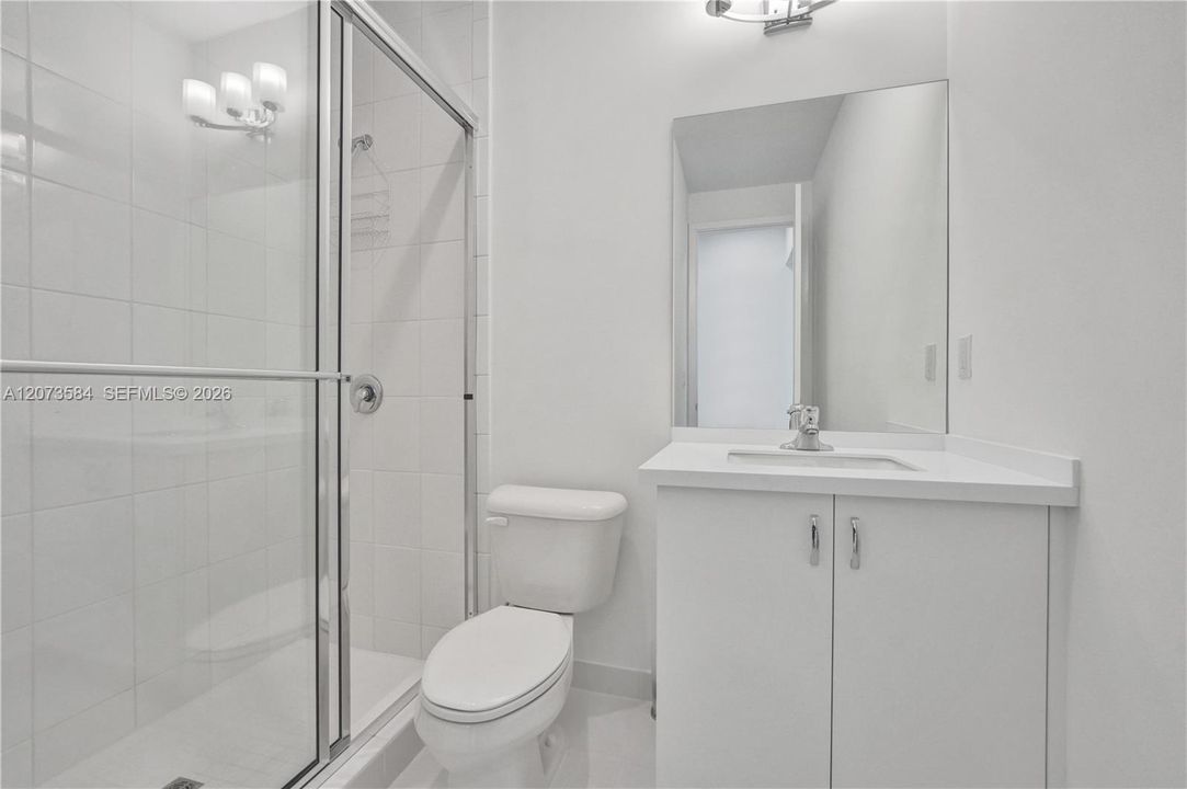 В аренду: $12,000 (5 спален, 5 ванн, 3344 Квадратных фут)