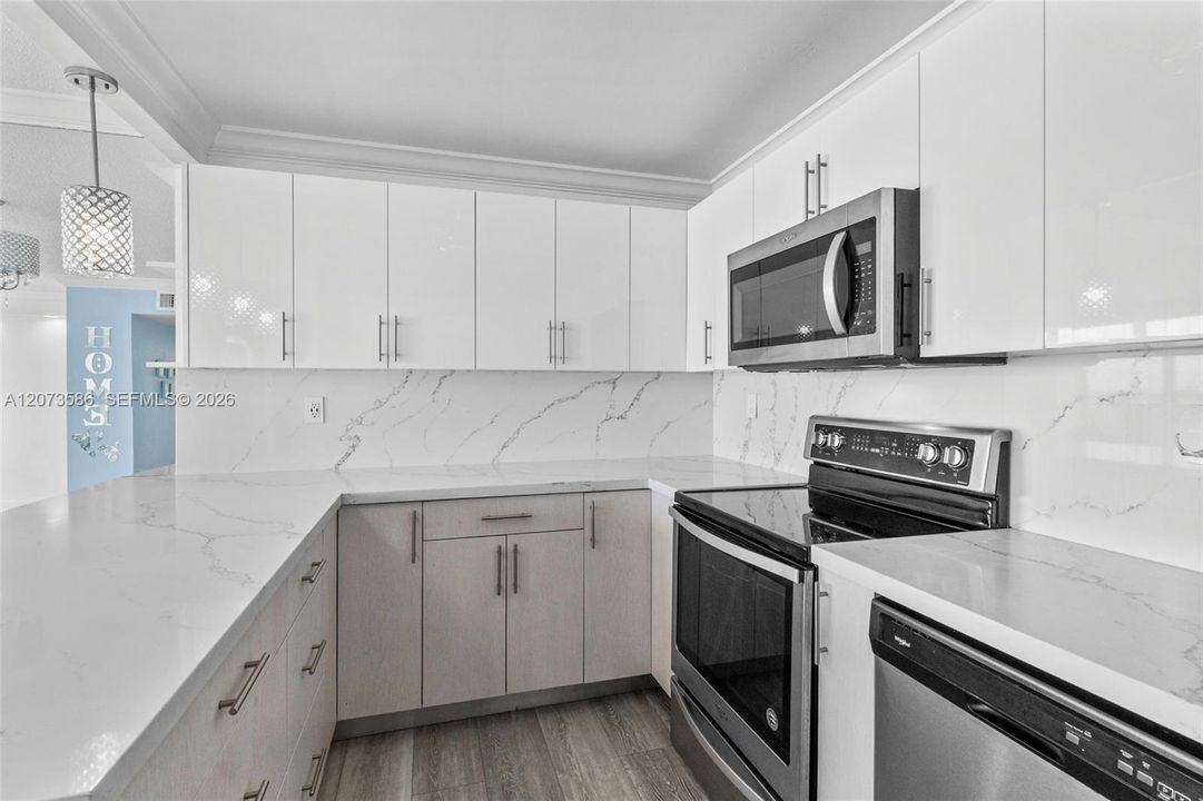 На продажу: $499,000 (2 спален, 2 ванн, 1218 Квадратных фут)