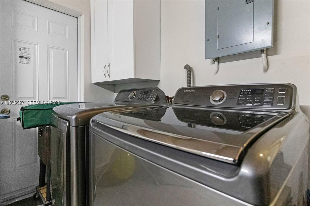En Renta: $6,500 (3 camas, 3 baños, 2084 Pies cuadrados)