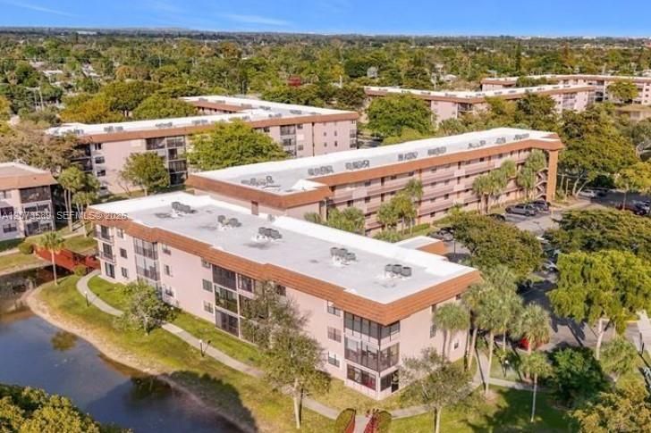 На продажу: $153,000 (2 спален, 2 ванн, 1000 Квадратных фут)