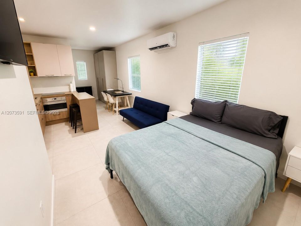 В аренду: $1,900 (0 спален, 1 ванн, 400 Квадратных фут)
