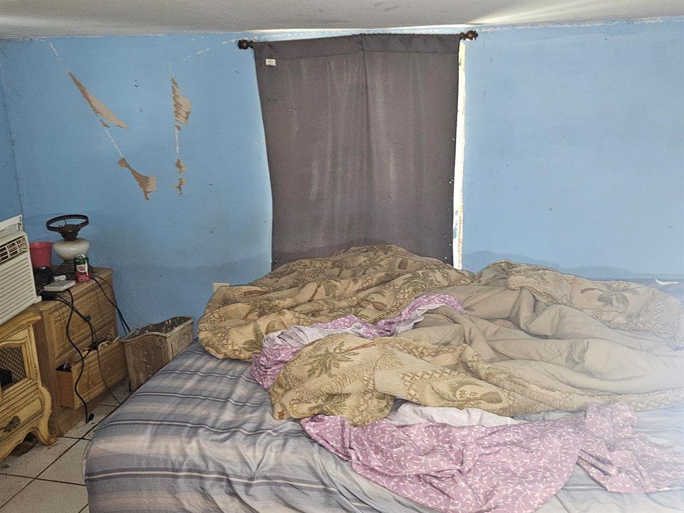bedroom2